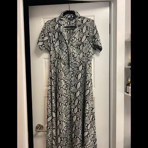 Lulu’a snake print office dress